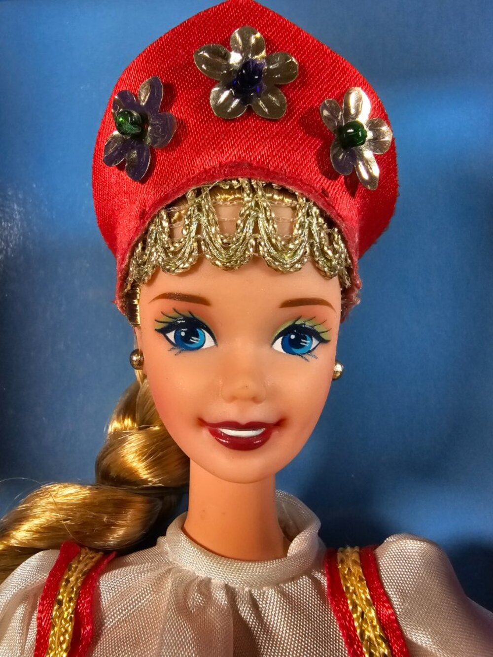 Mattel Barbie Doll of the World Russian Fashion Doll Red Vintage 1996 #16500 - Picture 3 of 11